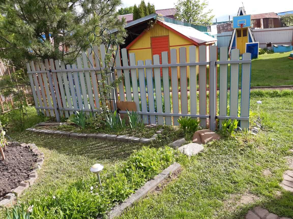 забор из разноцветного штакетника односторонний фото3 в Анапе