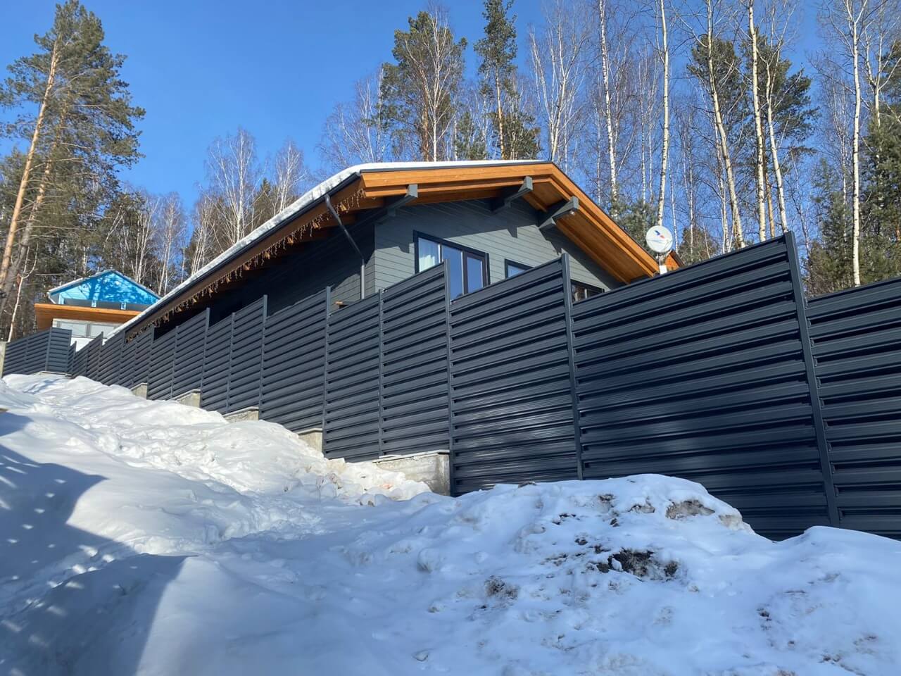 забор из штакетника 130м ral7024/7024 серый графит фото6 в Анапе