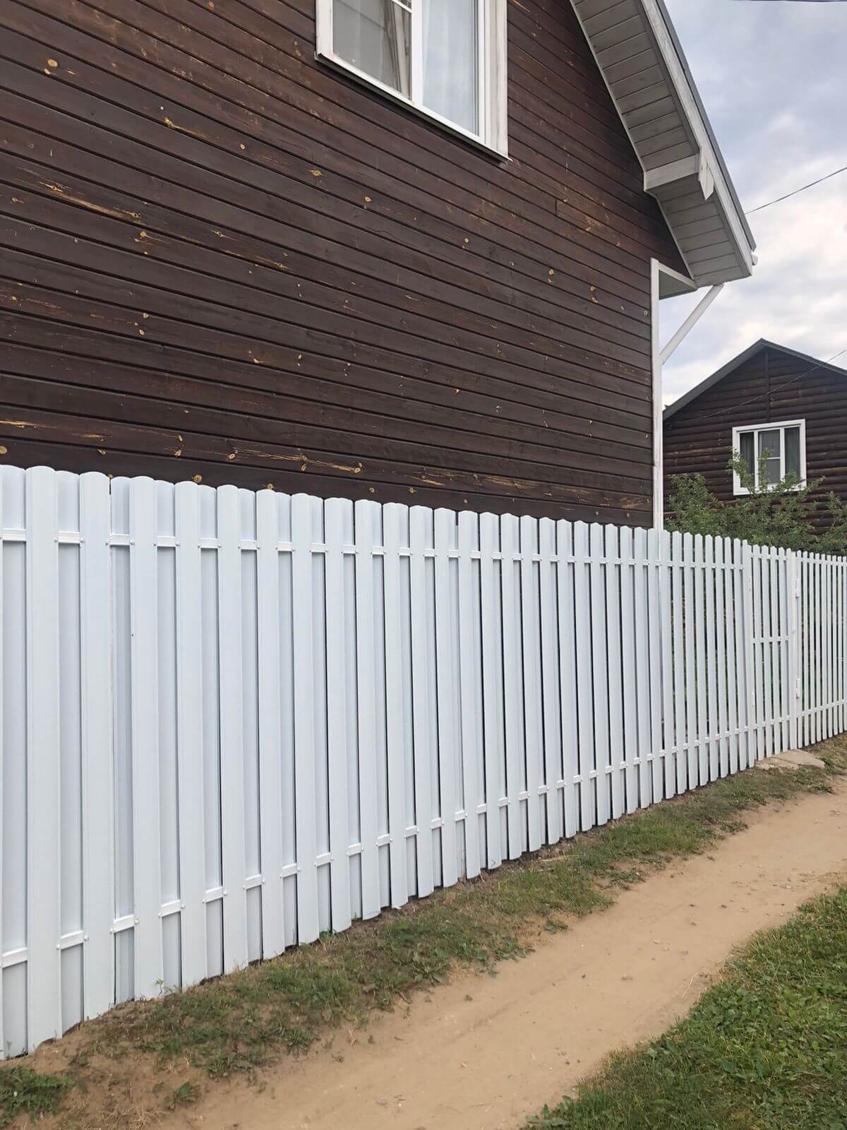 штакетник фигурный ral9003/9003 белый двусторонний фото2 в Анапе