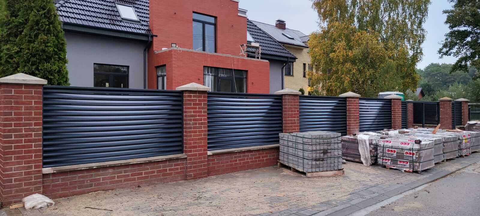 забор-жалюзи с ламелями эко-z ral7024 серый графит фото14 в Анапе