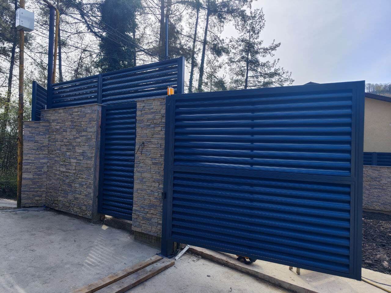 Забор-жалюзи 78м RAL7024/7024 Серый Графит двусторонний фото 12 в Анапе
