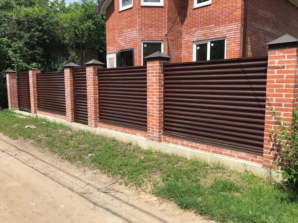 Забор из ламелей ЭКО-Z усиленных 25м RAL8017/8017 Шоколад двусторонний в Анапе
