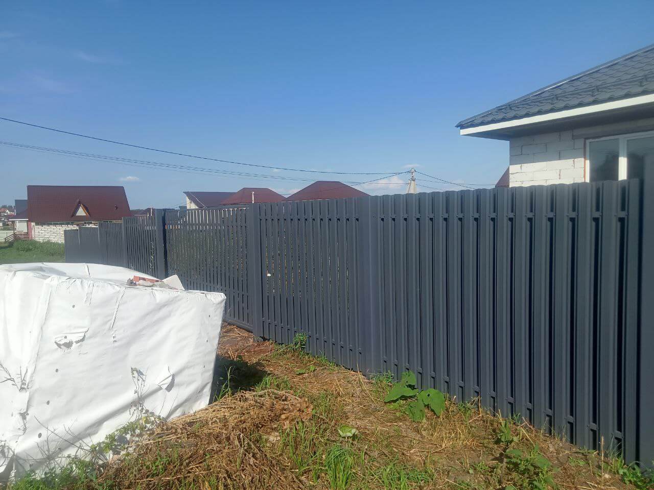 Забор из евроштакетника 21м RAL7024/7024 Серый Графит двусторонний фото 3 в Анапе
