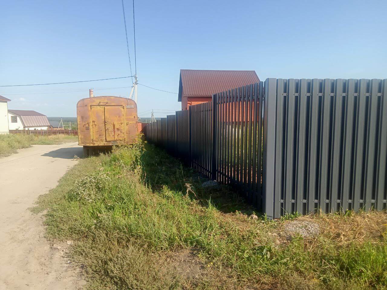 Забор из евроштакетника 21м RAL7024/7024 Серый Графит двусторонний фото 2 в Анапе