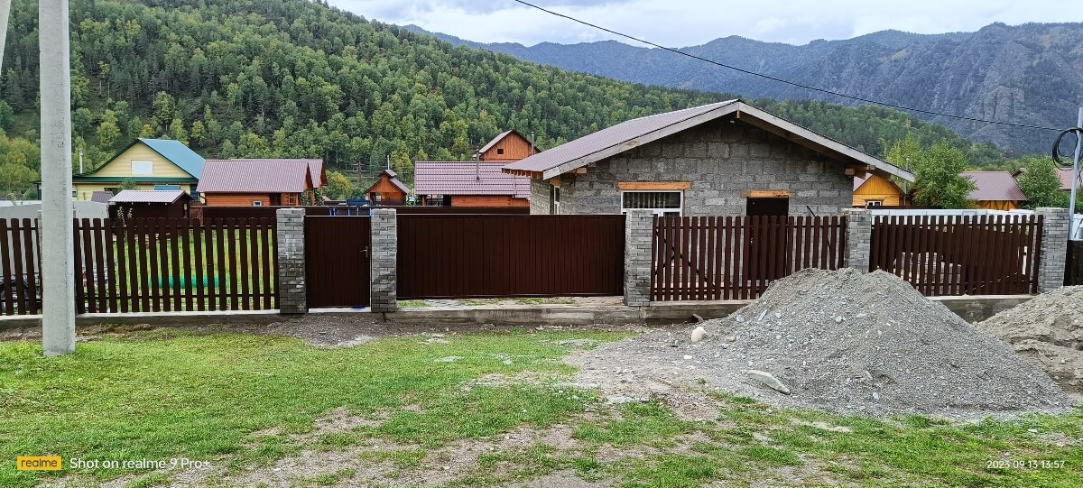 Забор из штакетника фигурного 15м RAL8017/8017 Шоколад двусторонний фото 2 в Анапе