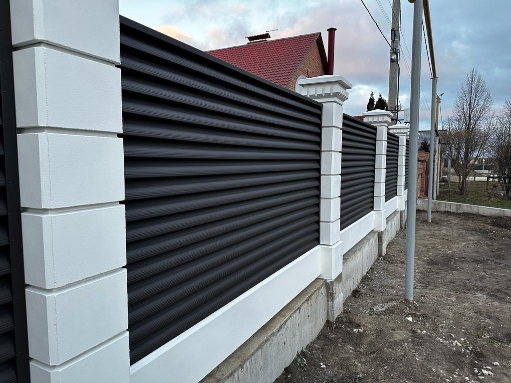 Забор из ламелей Еврожалюзи 35м RAL8019/8019 Темный Шоколад двусторонний MATTE в Анапе
