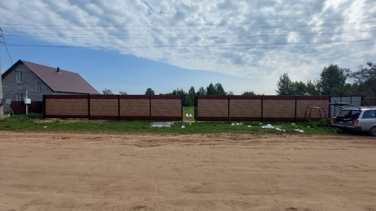 Забор из металлосайдинга Евро-Брус 34м Клен Светлый (SteelArt) + Темное Дерево (Printech) фото 3 в Анапе