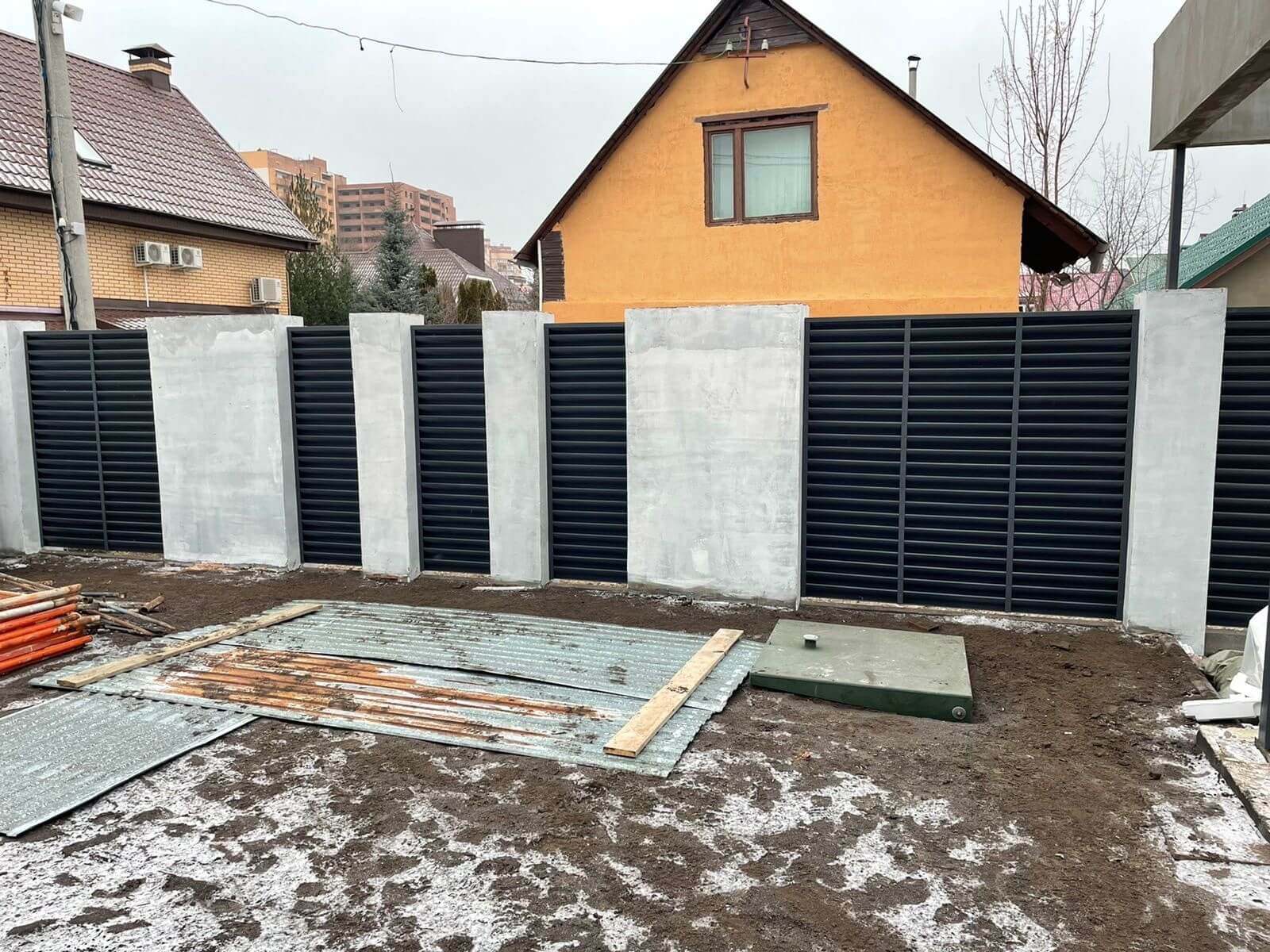 Забор из ламелей еврожалюзи 28м RAL7024/7024 Серый Графит двусторонний в Анапе