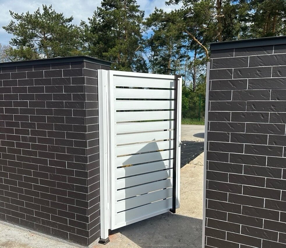 Калитка из металлопланкена RAL9003 Белый фото 4 в Анапе