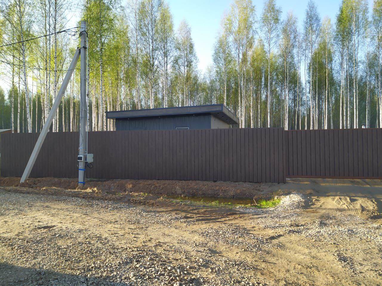 Забор из металлосайдинга ЕВРО-БРУС 25м Темный Каштан 3D Принтек фото 1 в Анапе
