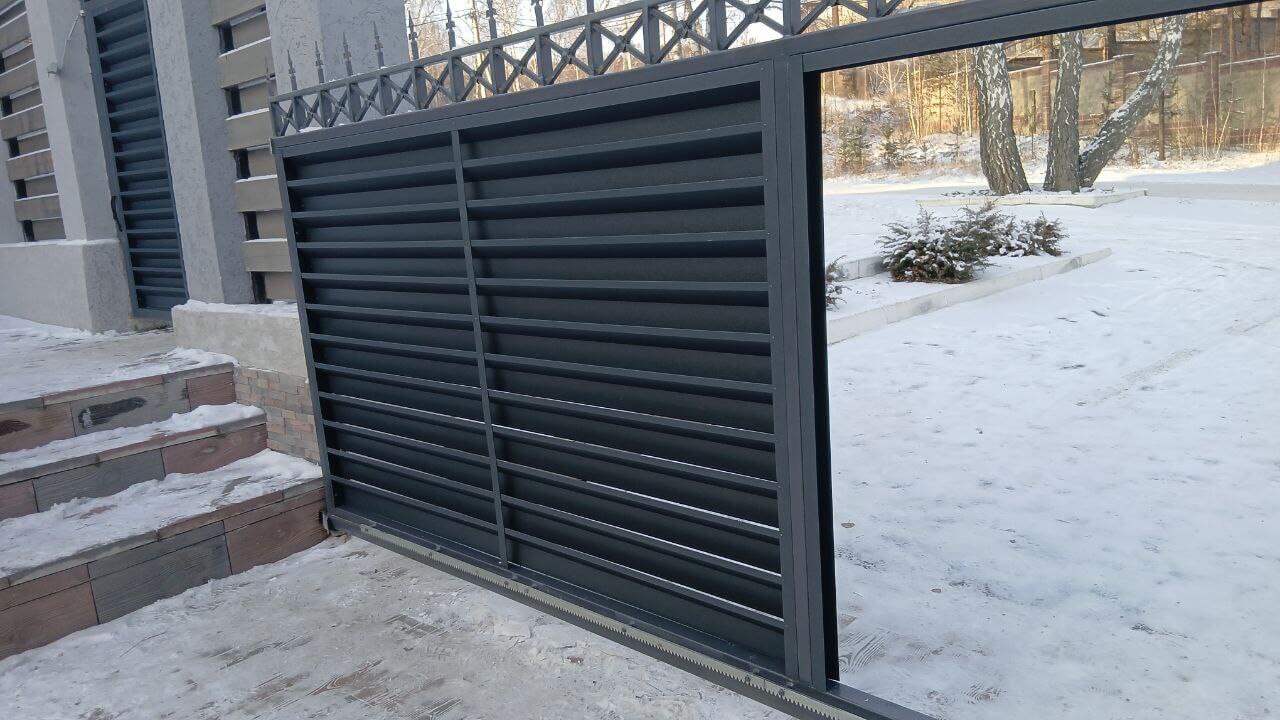 Входная группа из ламелей Хай-Тек RAL7024/7024 Серый Графит двусторонний МАТТЕ фото 16 в Анапе