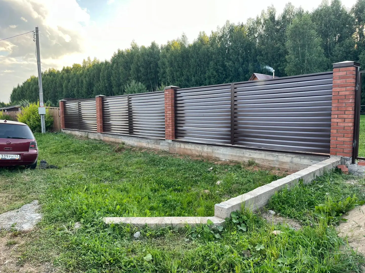 Забор-жалюзи из ламелей Хай-Тек 26м RAL8017/8017 Шоколад двусторонний в Анапе