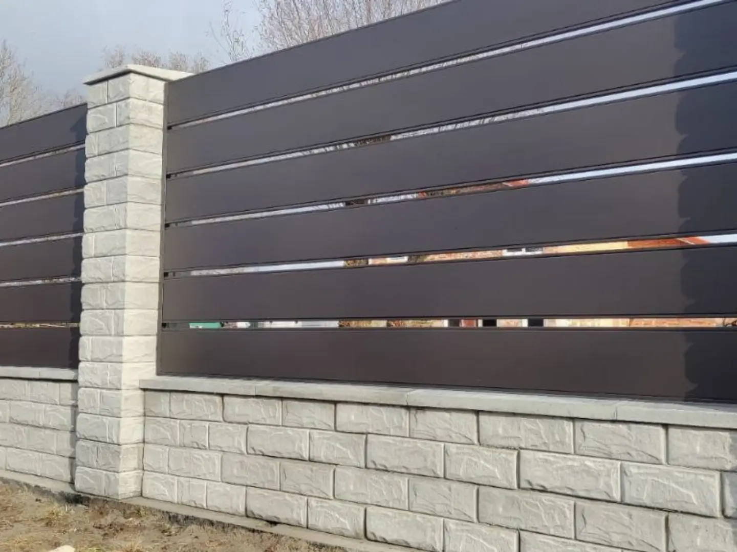 Забор-ранчо из металлопланкена 32м RAL8019 Темный Шоколад МАТТЕ фото 3 в Анапе